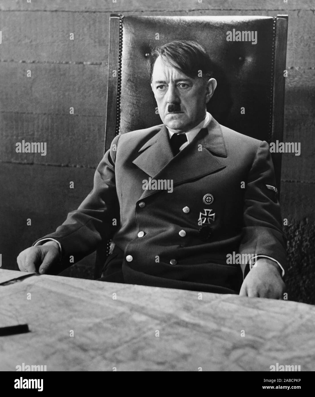 HITLER THE LAST TEN DAYS Alec Guinness As Adolf Hitler 1973 Stock