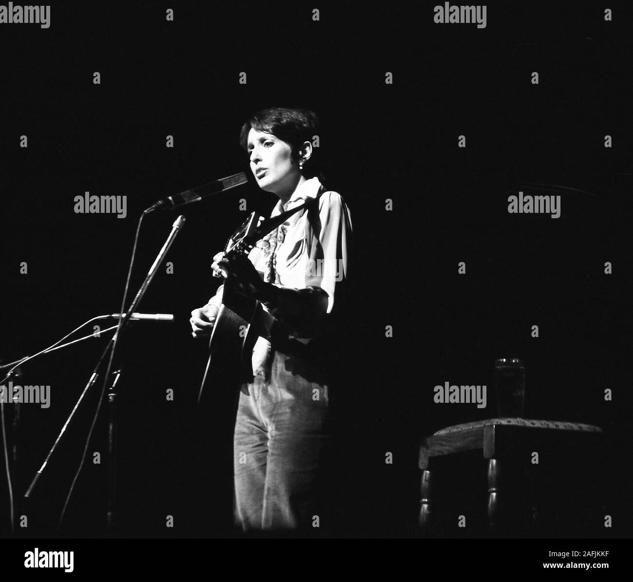 Joan Baez Folk Singer Hi Res Stock Photography And Images Alamy