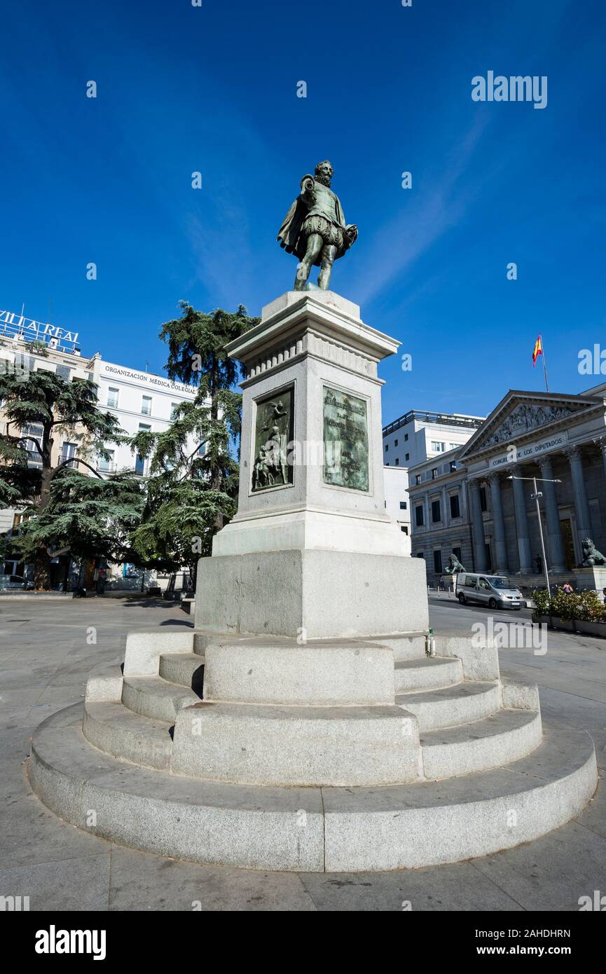 Miguel De Cervantes Statue Hi Res Stock Photography And Images Alamy