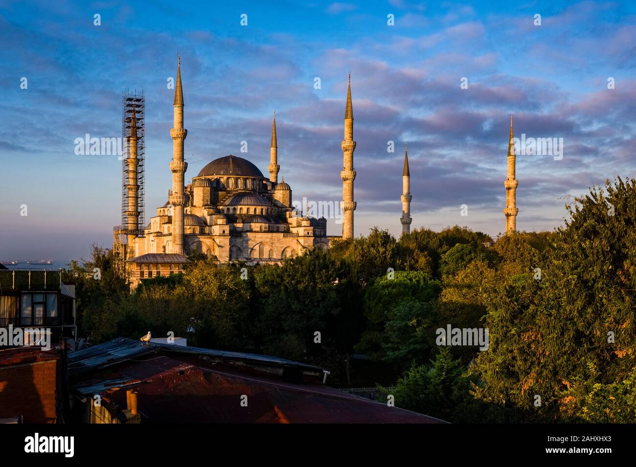 Blue Mosque Sultan Ahmed Mosque Sultan Ahmet Camii With A Minaret