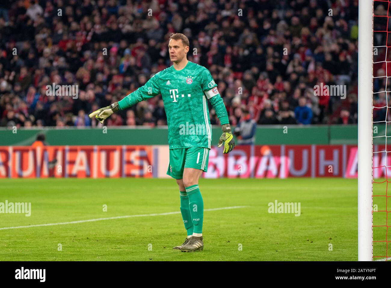 MUNICH GERMANY FEBRUARY 5 Goalkeeper Manuel Neuer FC Bayern