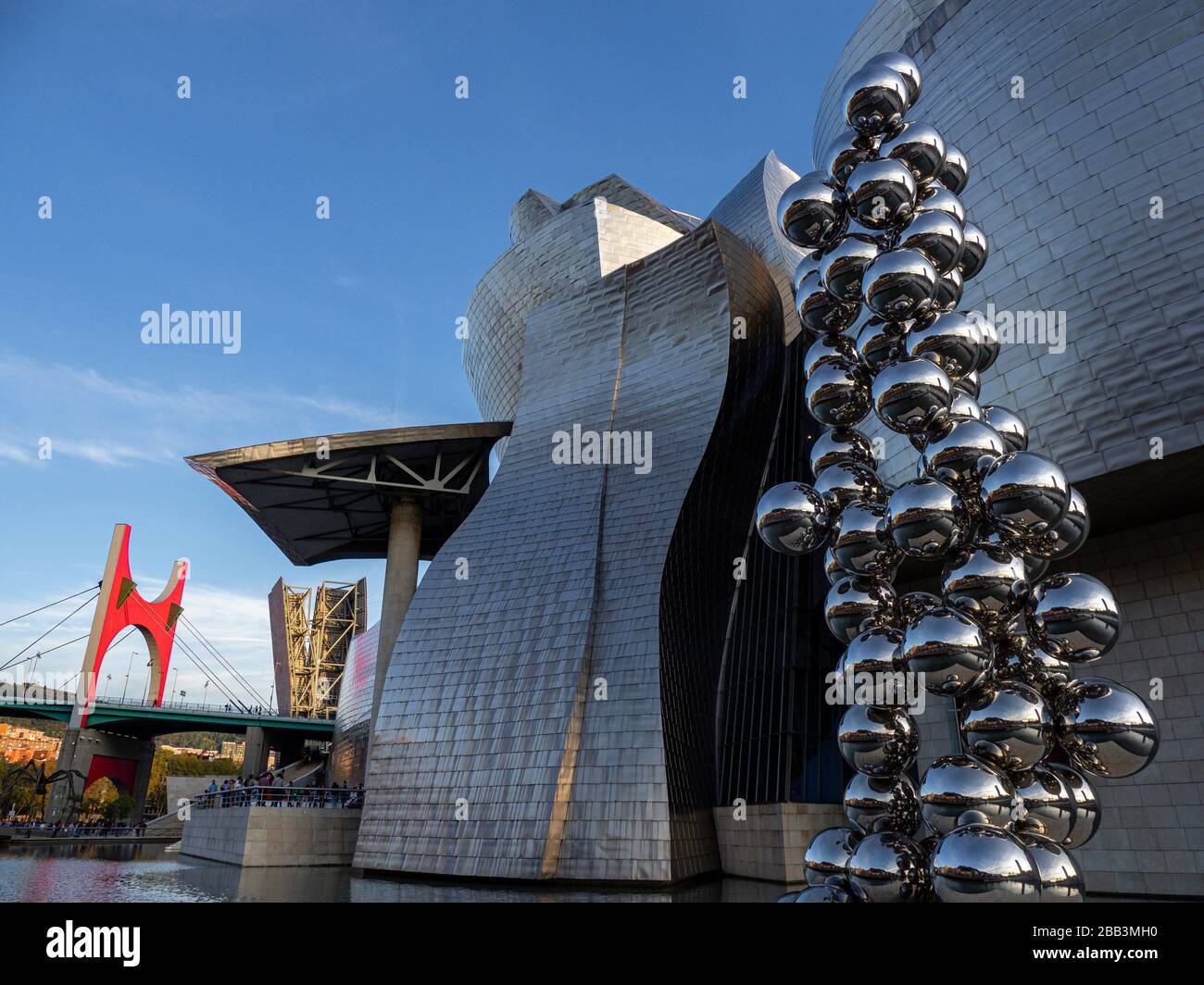 El Gran Rbol Y El Ojo Instalaci N Permanente De Anish Kapoor