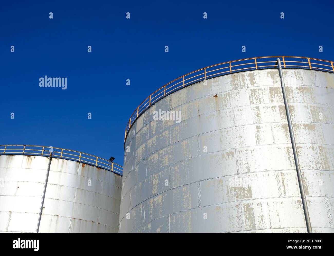 Industrial Fuel Storage Tanks Hi Res Stock Photography And Images Alamy