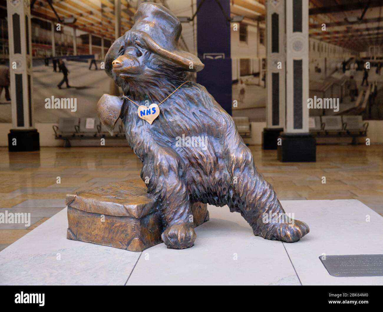 Paddington Bear Statue At Paddington Station Stock Photo Alamy