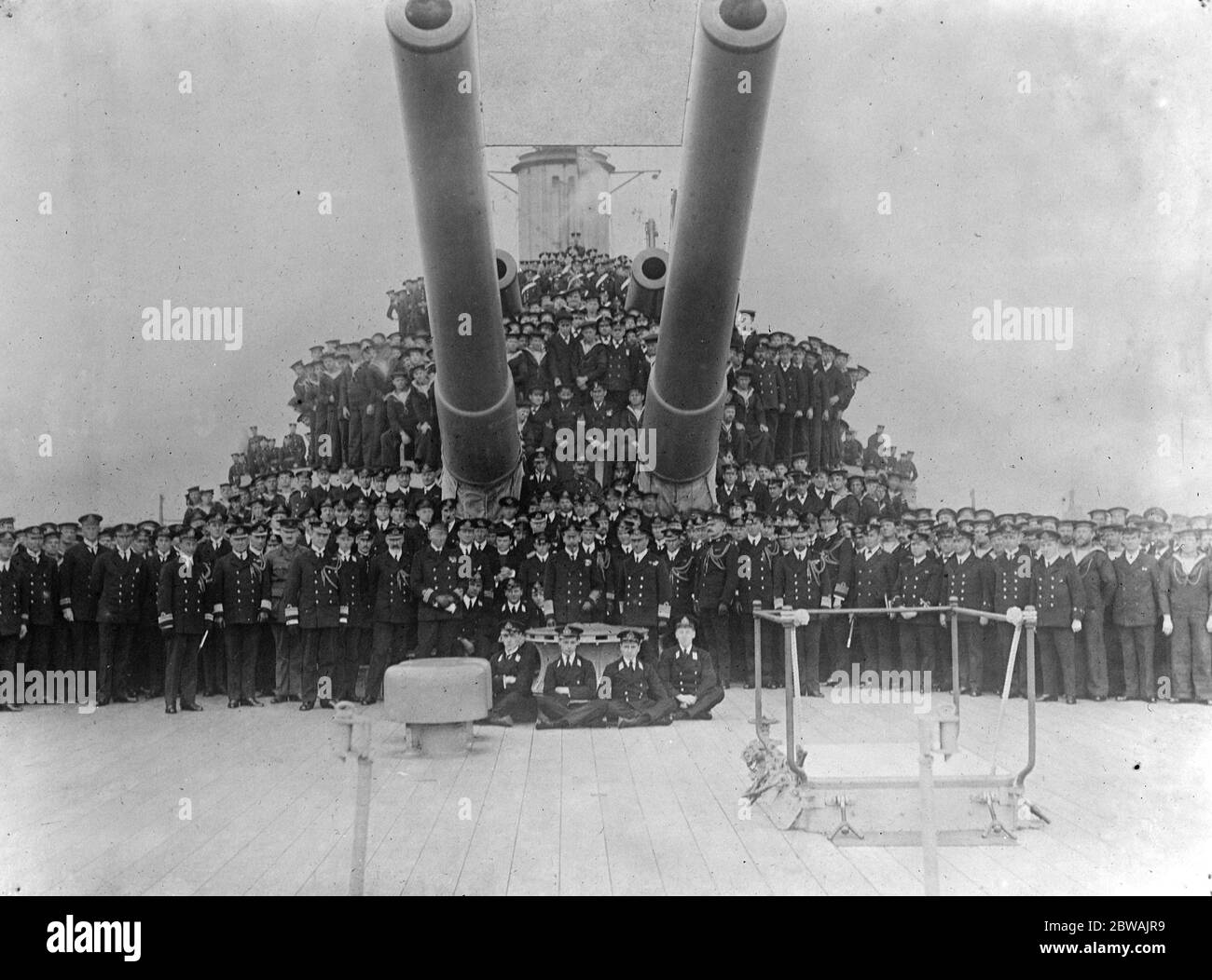 The King Photographed With Admiral Jellicoe And The Ships Company Of