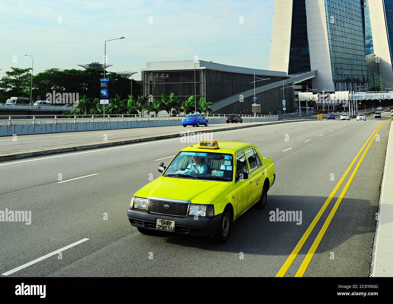 singapore-taxi-2C0Y0GG.jpg