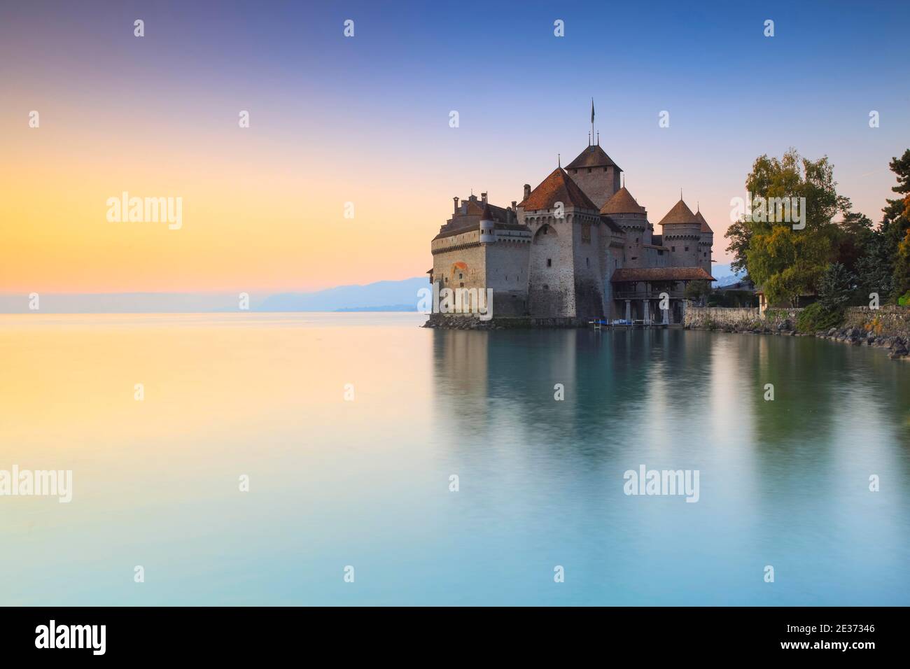 Attraction Chateau De Chillon Chillon Lake Geneva Evening Dusk