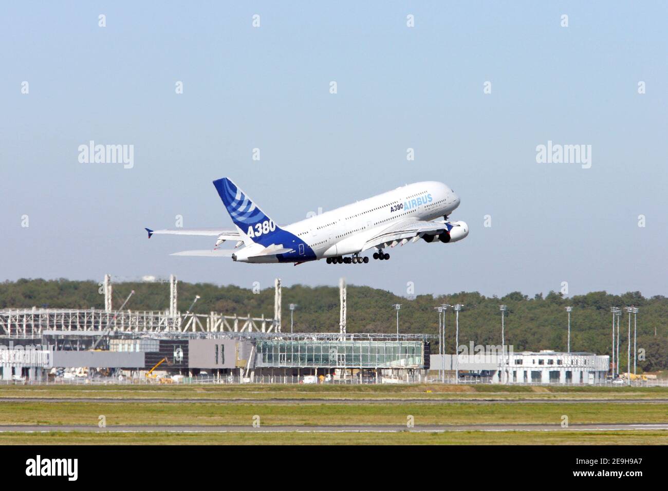 The Super Jumbo Airbus A380 Takes Off At 10 AM To Complete It S First