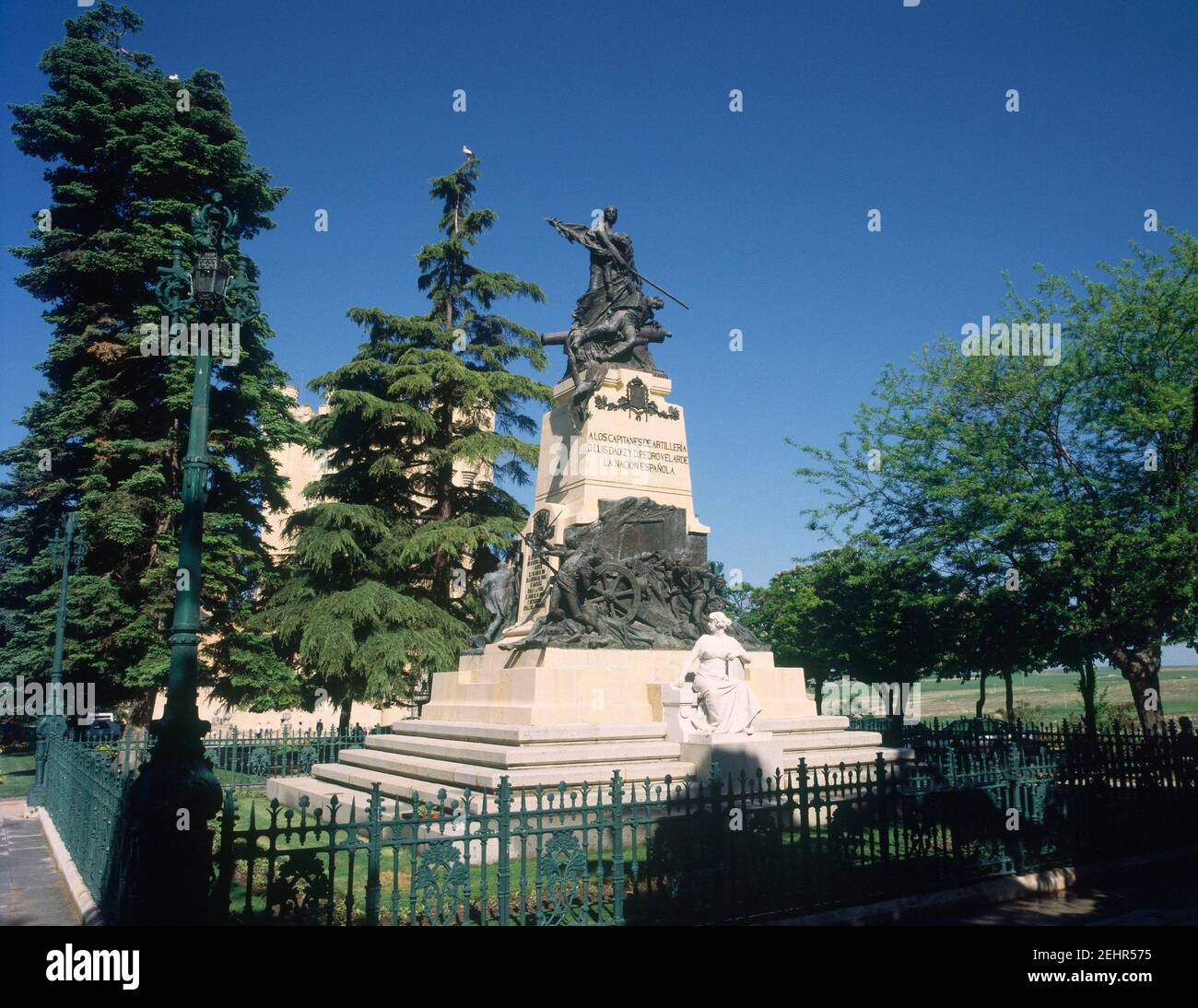 Monumento Daoiz Y Velarde Hi Res Stock Photography And Images Alamy