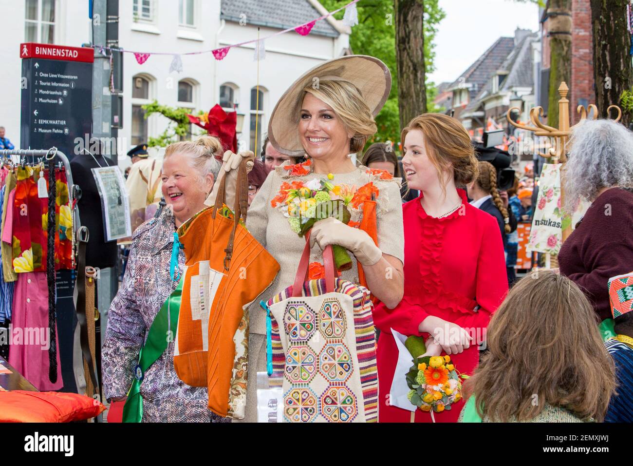 Queen Maxima And Princess Alexia Celebrating King Willem Alexander S