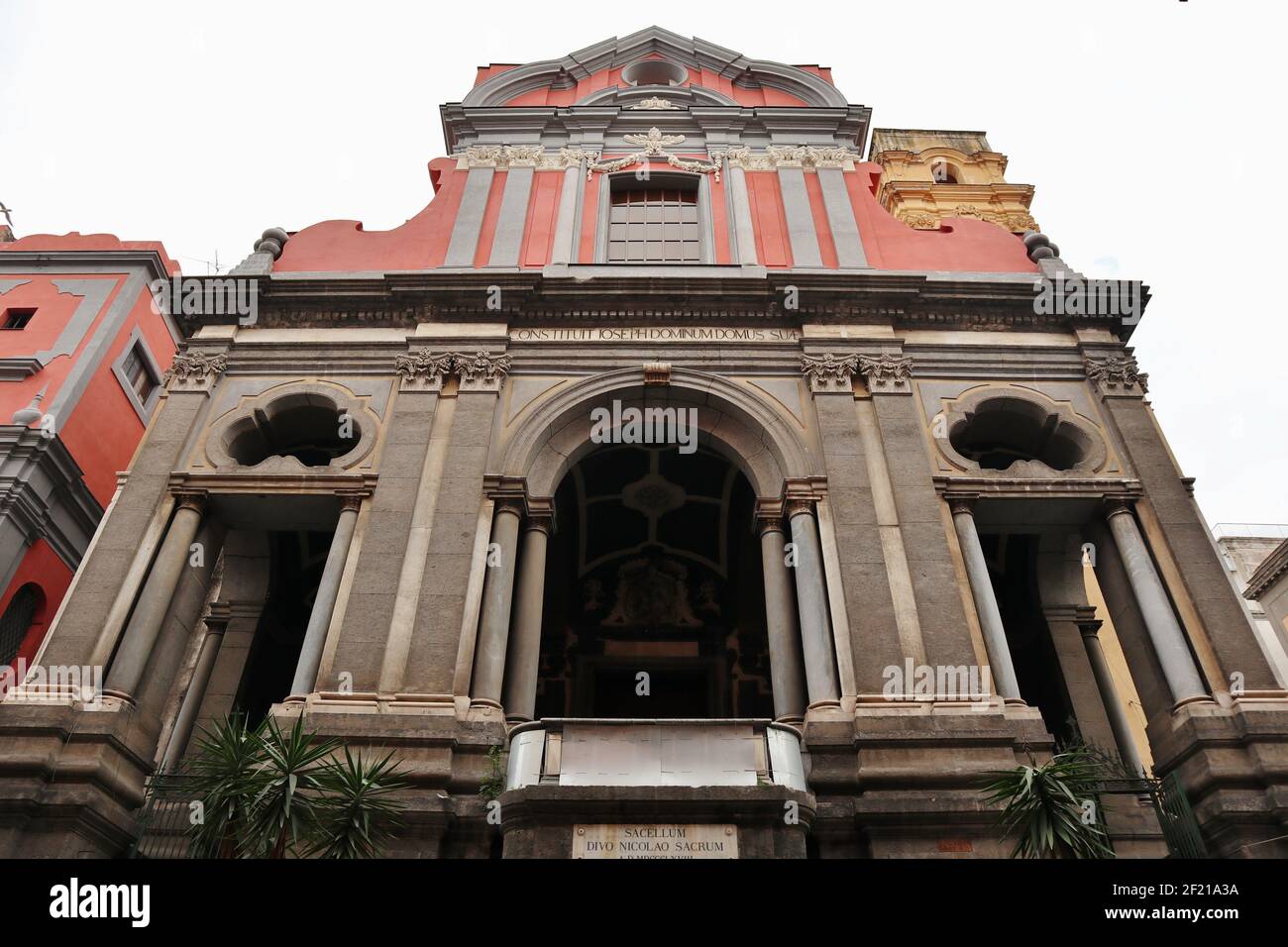 Napoli Facciata Della Chiesa Di San Giuseppe Dei Ruffi Stock Photo