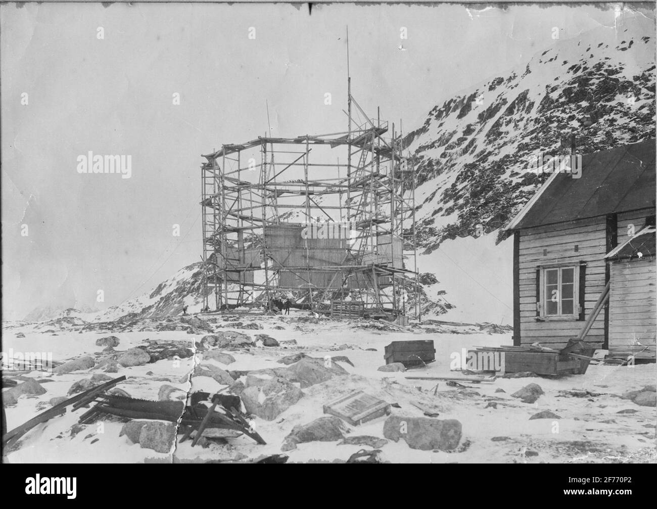 Andrées PolarExpedition 1897 The balloon house seen from the west on