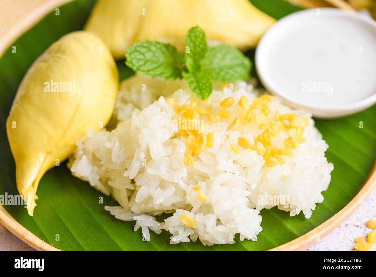 Asian Thai Dessert Tropical Sweet Durian Peel With Yellow Bean Ripe