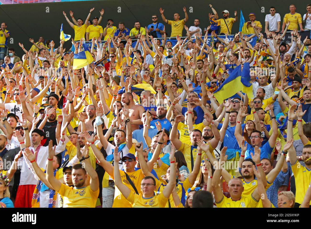 BUCHAREST ROMANIA JUNE 21 2021 Ukrainian Fans Show Their Support