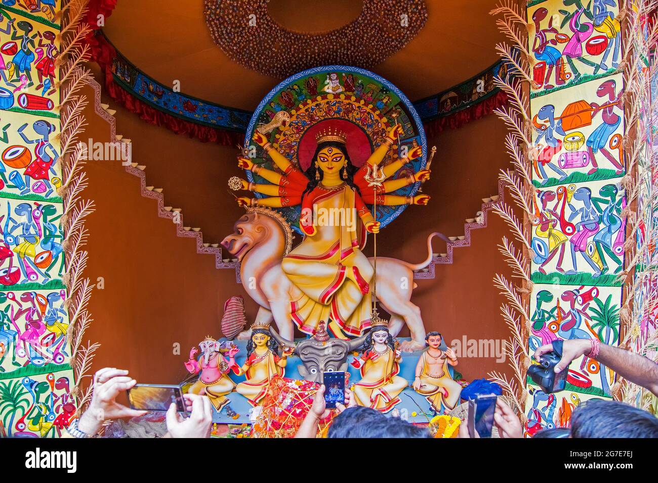 Durga Puja Pandal Interior Hi Res Stock Photography And Images Alamy