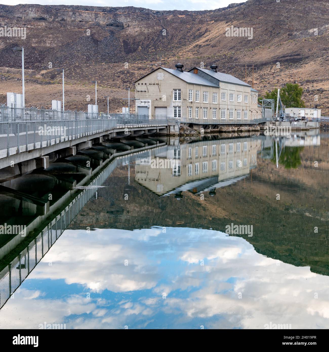 Beautiful Hydroelectric Dam On The Snake River Idaho Stock Photo Alamy