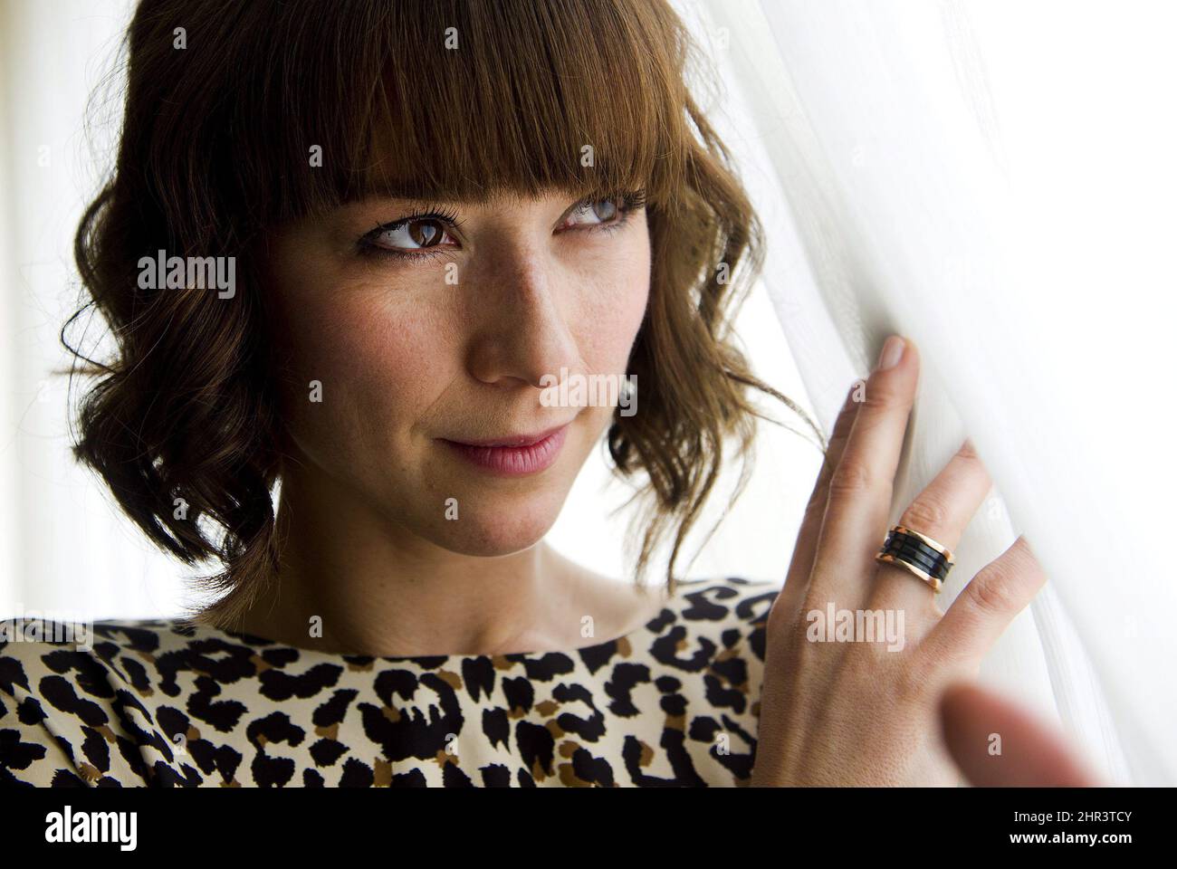 Karine Vanasse Poses For A Photograph For Her New Movie I M Yours At