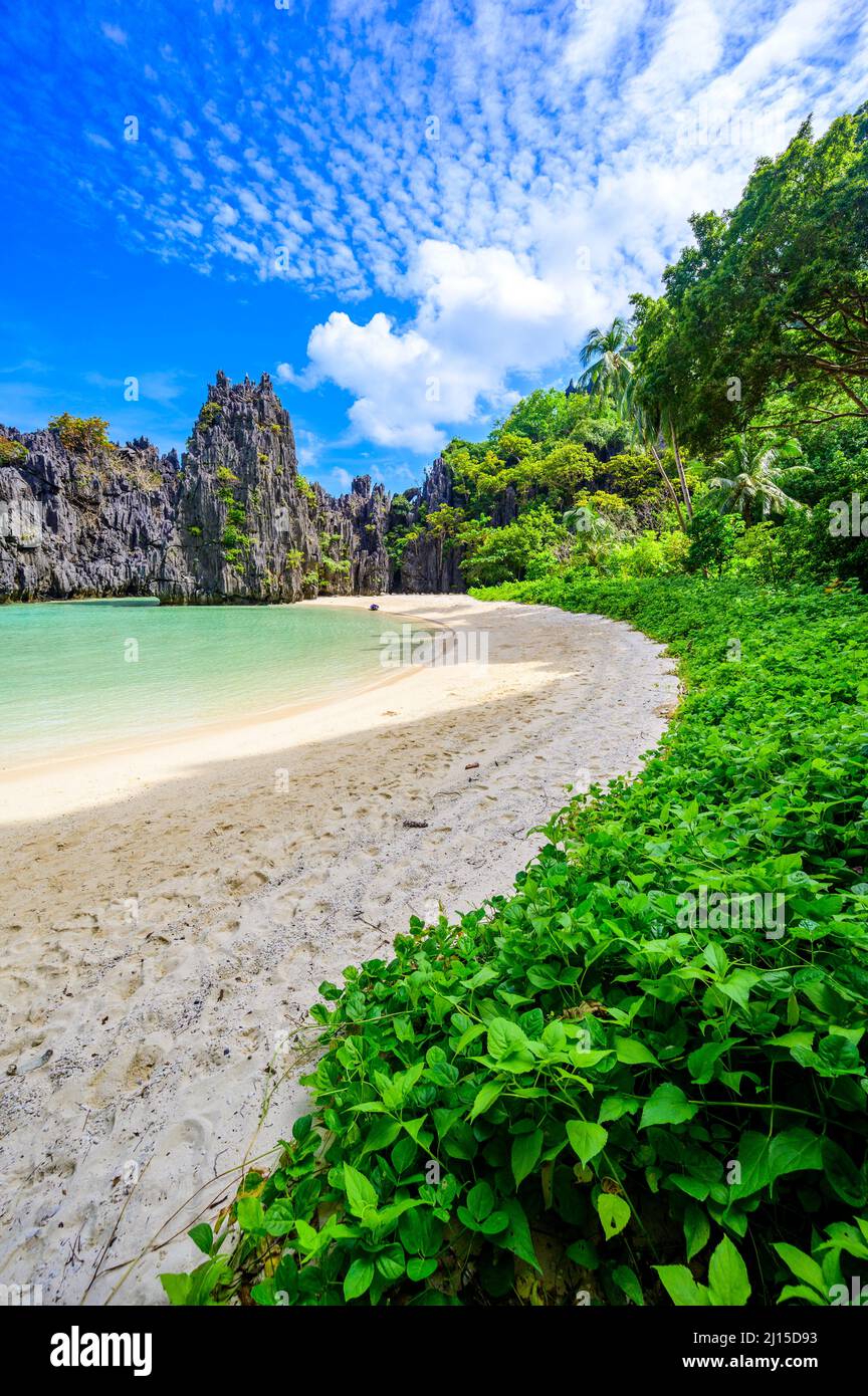 Hidden Beach In Matinloc Island El Nido Palawan Philippines