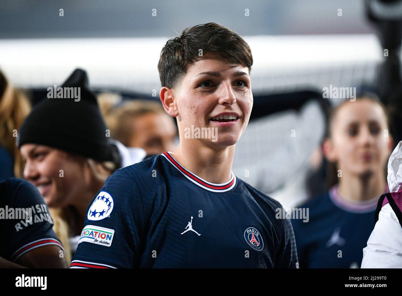 Elisa de almeida girlfriend