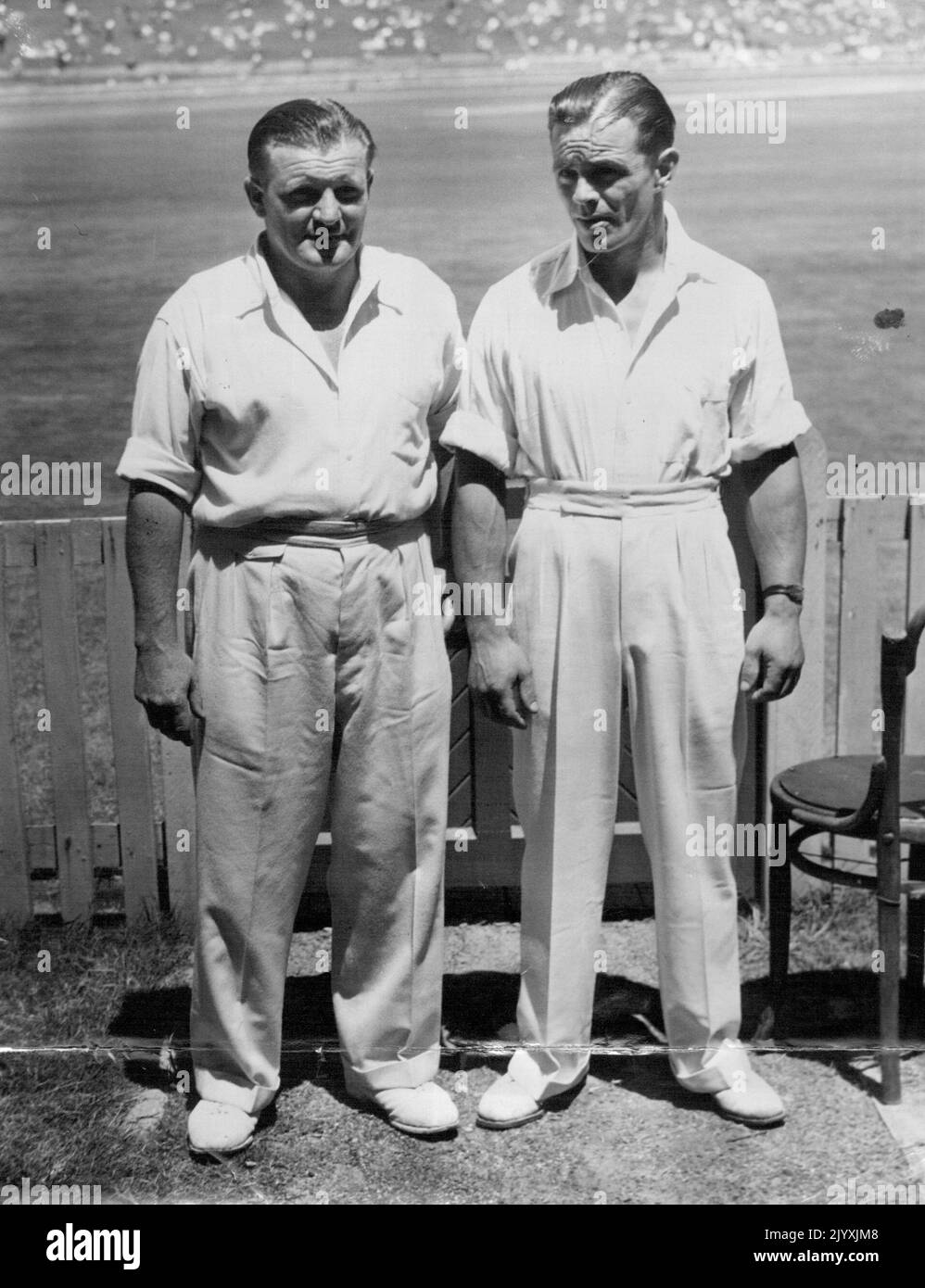 Vintage Cricket Player Black And White Stock Photos Images Alamy