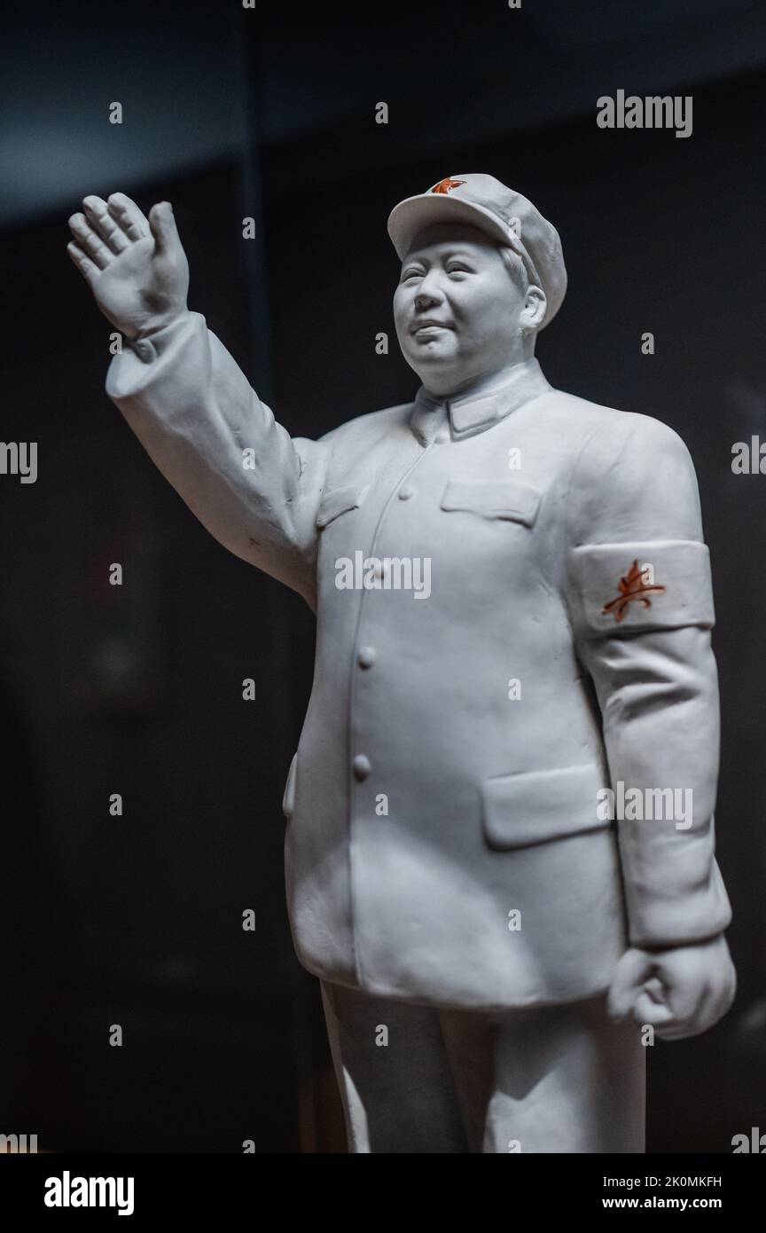 The Great Leader Statue Of Mao Zedong China Porcelain The Human