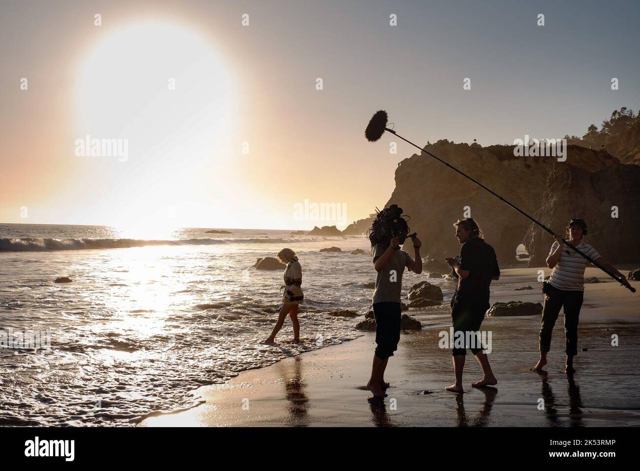 BLONDE From Left Ana De Armas Cinematographer Chayse Irvin Director Andrew Dominik On Set