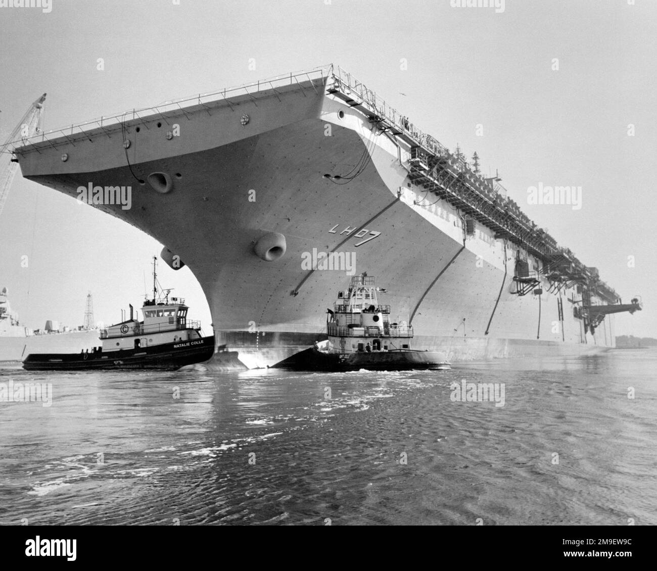 Amphibious Assault Ship Uss Iwo Jima Hi Res Stock Photography And