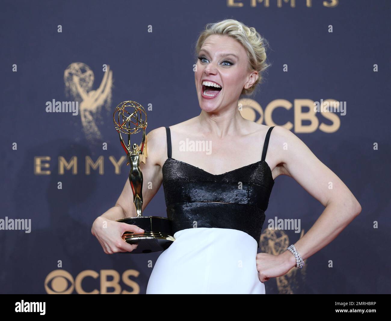 Kate Mckinnon Poses In The Press Room With The Award For Outstanding