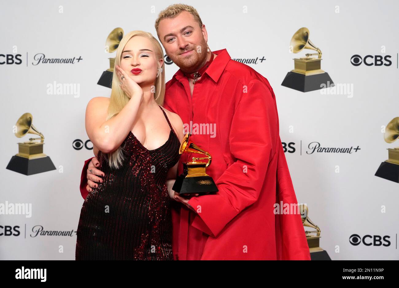 Kim Petras Left And Sam Smith Winners Of The Award For Best Pop Duo