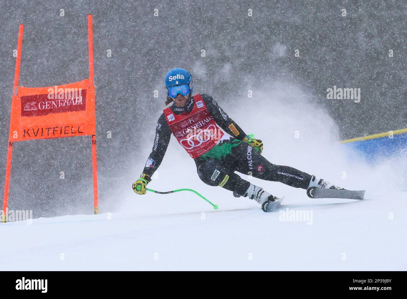 Italy S Elena Curtoni Speeds Down The Course During An Alpine Ski