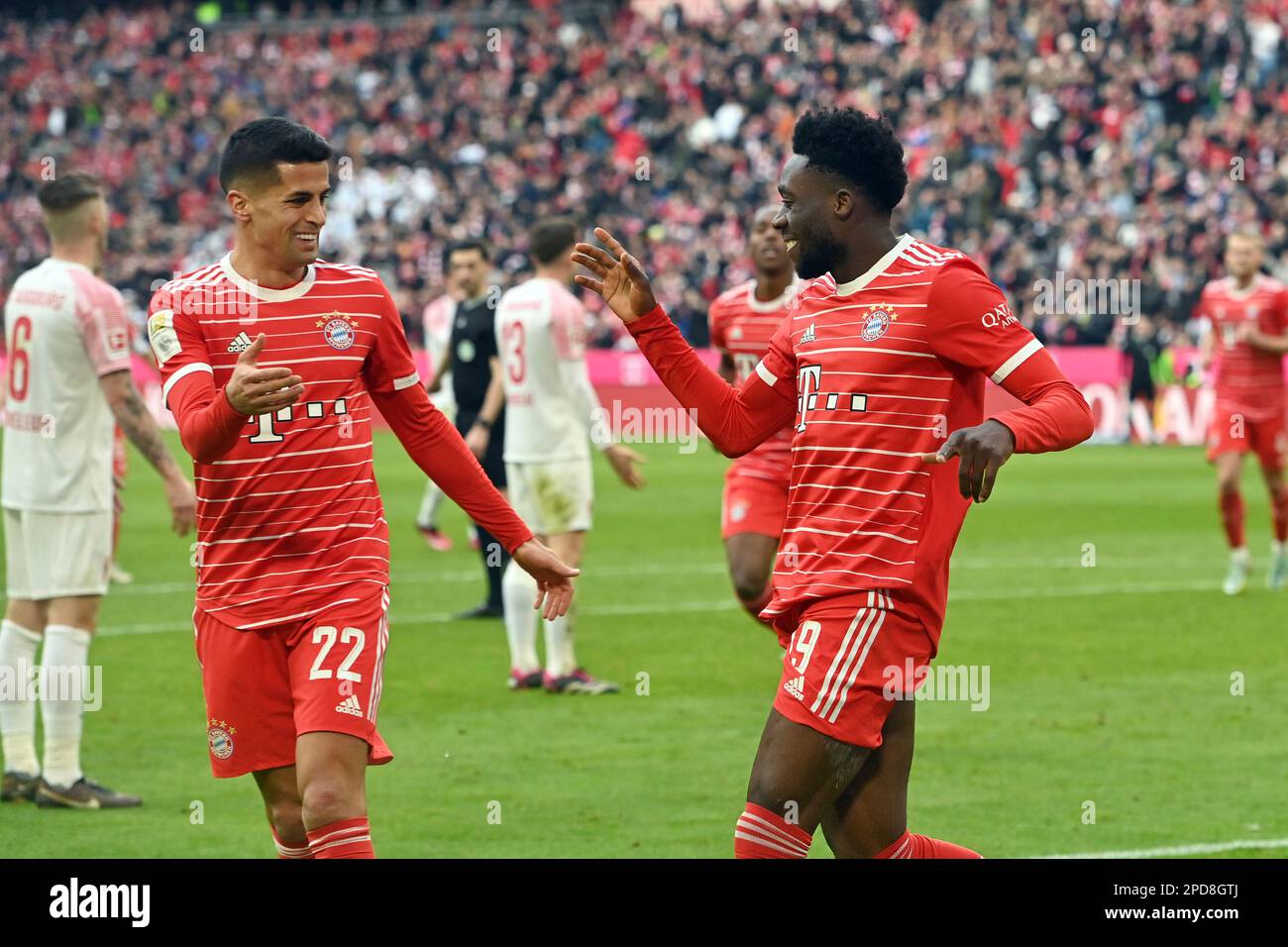 Goaljubel Alphonso DAVIES FC Bayern Munich After Goal To 5 2 With