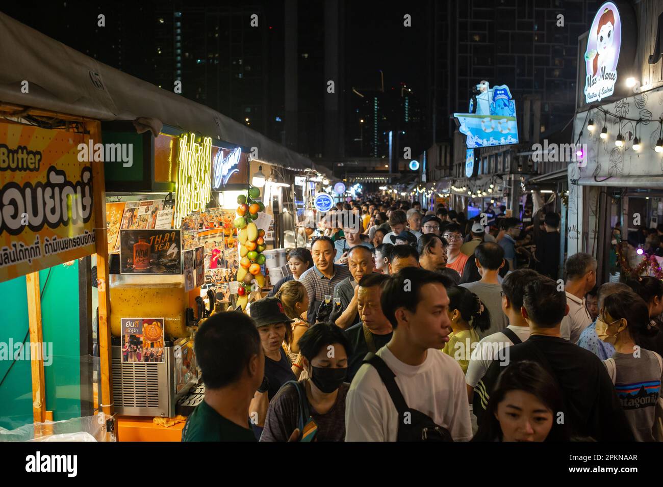 Bangkok Thailand April People At The Jodd Fair S Night