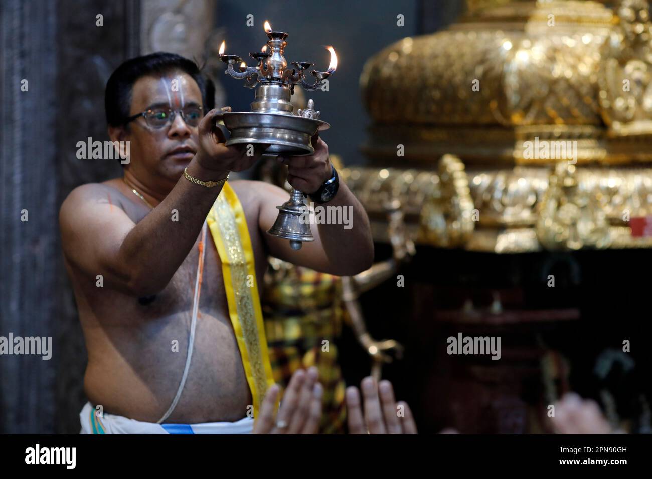 Sri Krishnan Hindu Temple Hindu Priest Brahmin Performing Puja