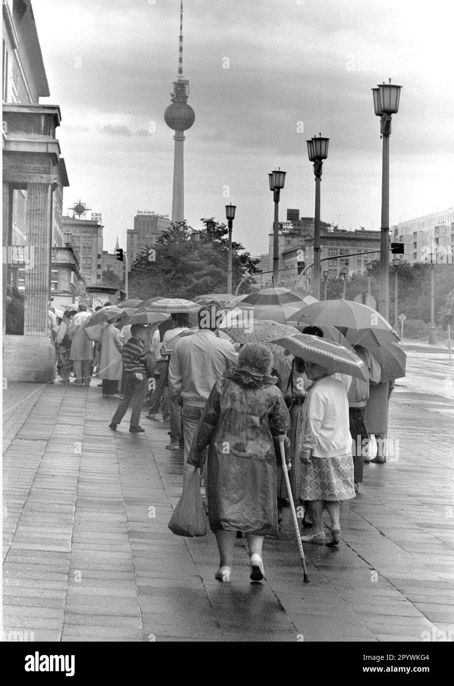 Berlin Districts Mitte 1990 Exchange Of The GDR Mark For DM GDR