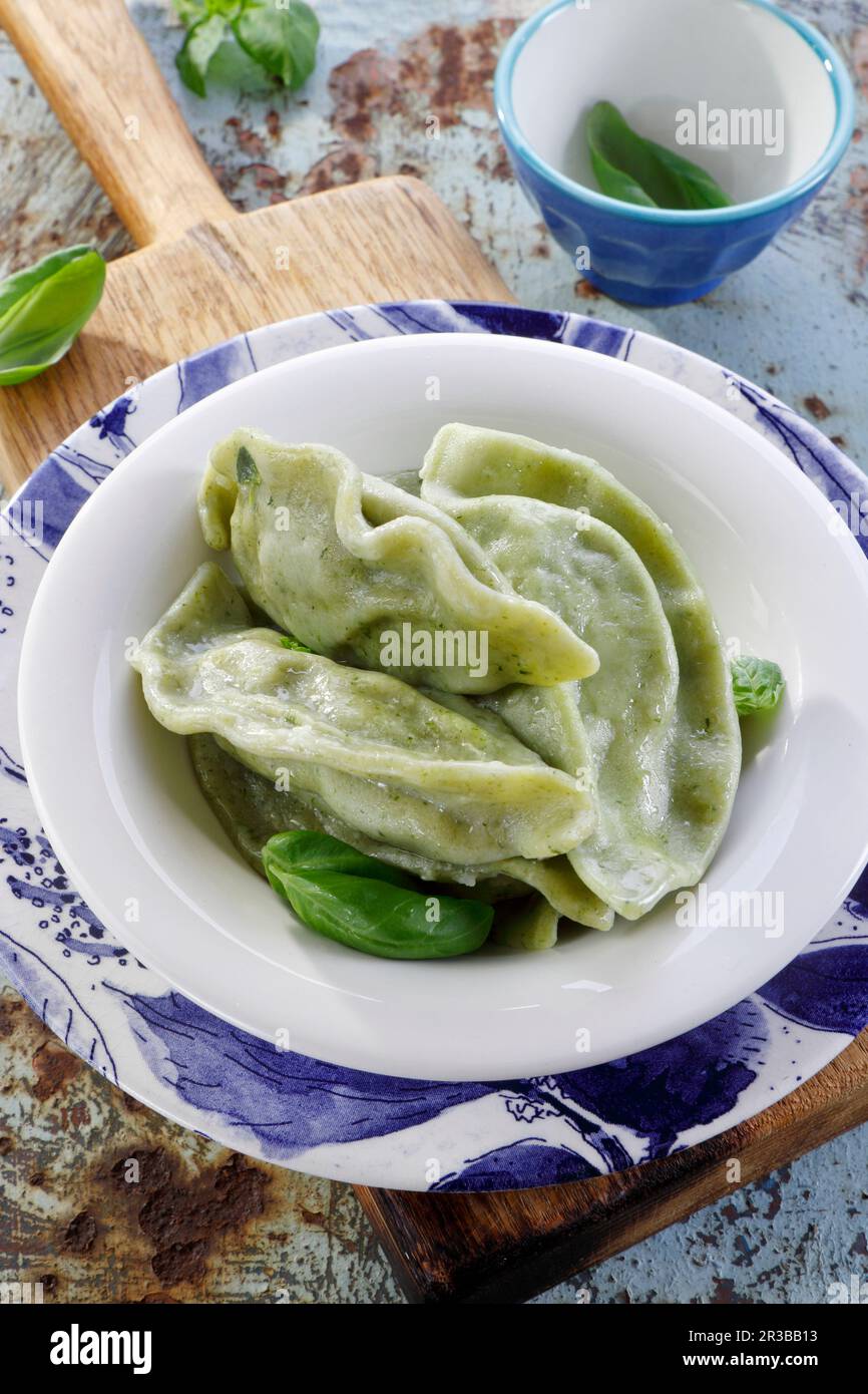 Spinach Ravioli Pierogi Cooked Dumplings Stock Photo Alamy