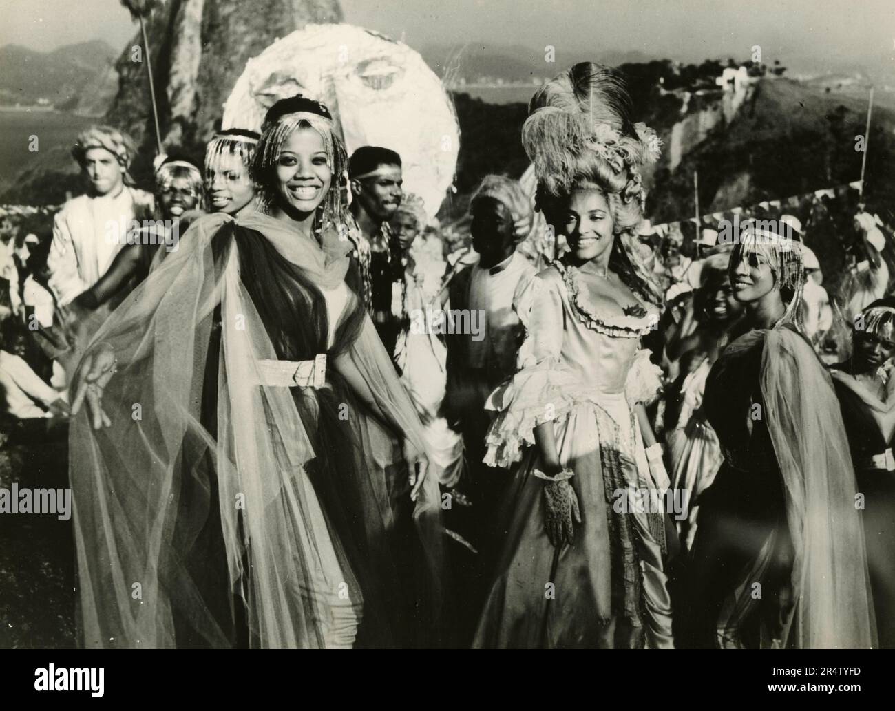 Scene From The Movie Black Orpheus Orfeo Negro Stock Photo Alamy