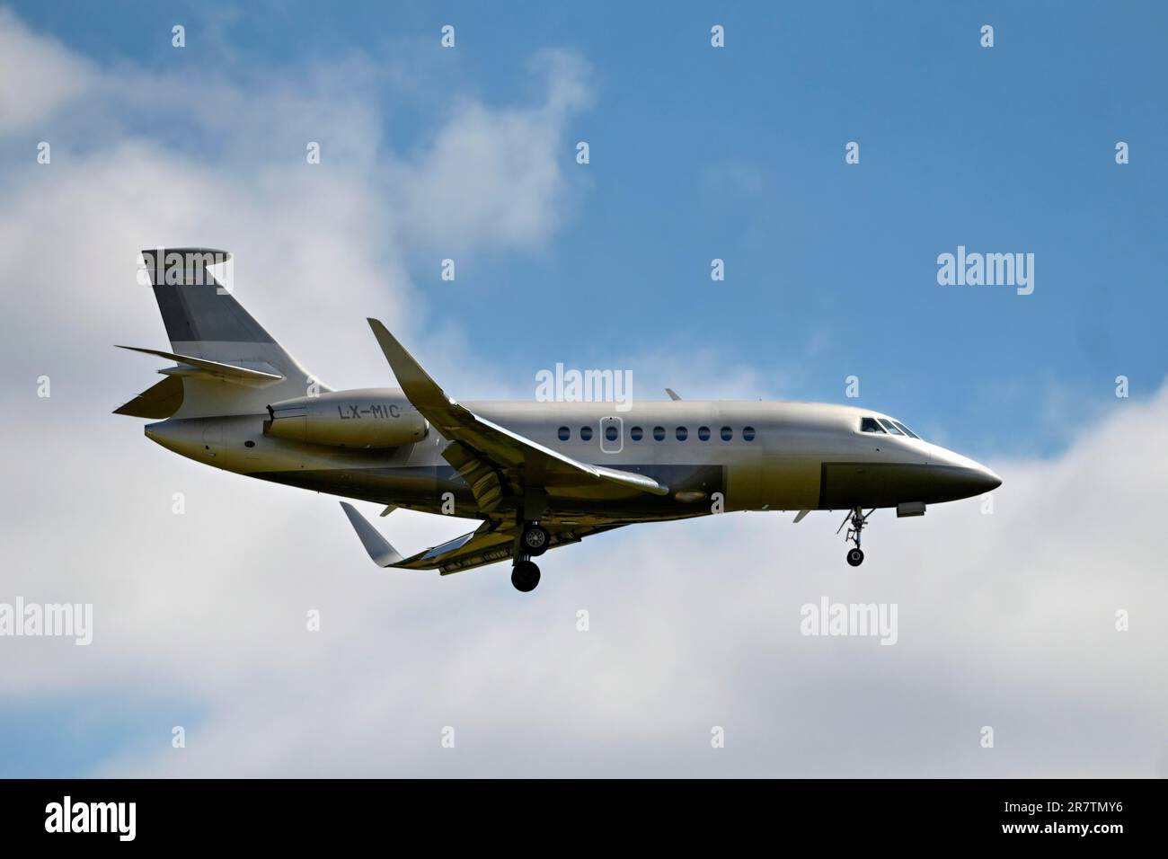 Aircraft Global Jet Luxembourg Dassault Falcon S Lx Mic Stock