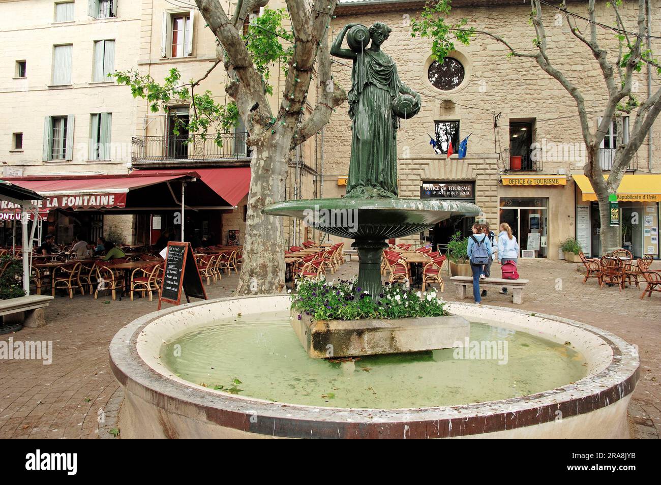 Well Uzes Gard Languedoc Roussillon South Of France Stock Photo Alamy