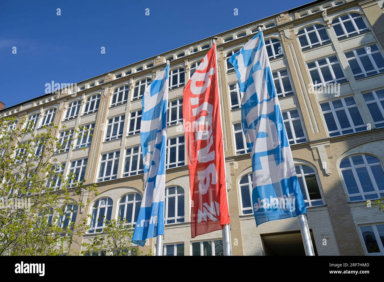 AVM Fahnen Geschäftshaus Spreebogen Alt Moabit Mitte Berlin