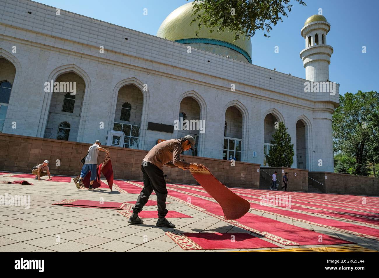 Almaty Kazakhstan August Men Laying Out Prayer Mats Outside