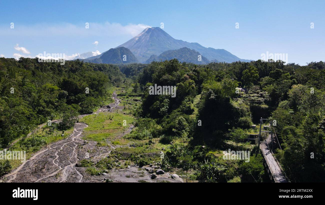 Indonesian Mount Merapi Hi Res Stock Photography And Images Alamy