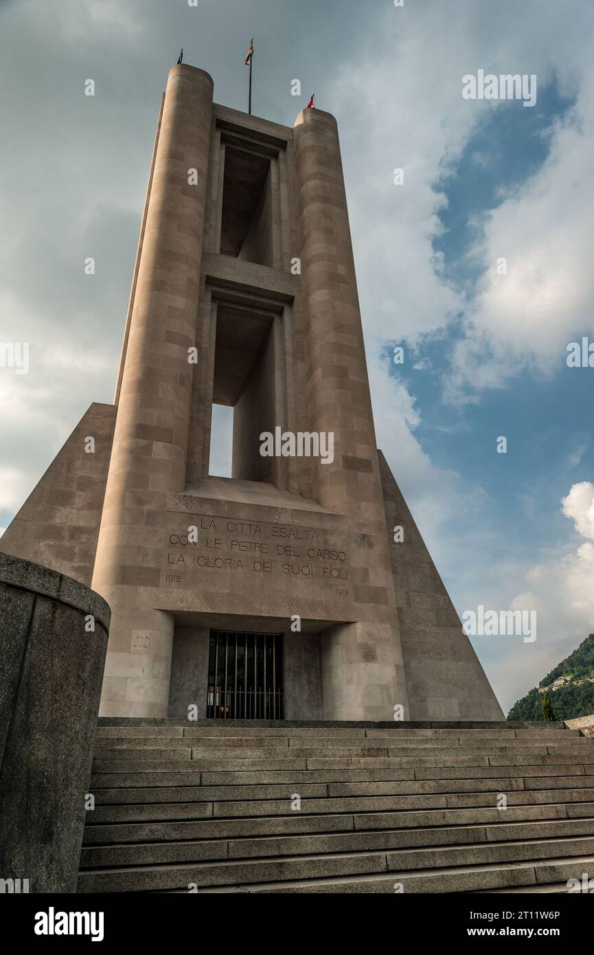 Monumento Ai Caduti In Como World War 1 Memorial Stock Photo Alamy