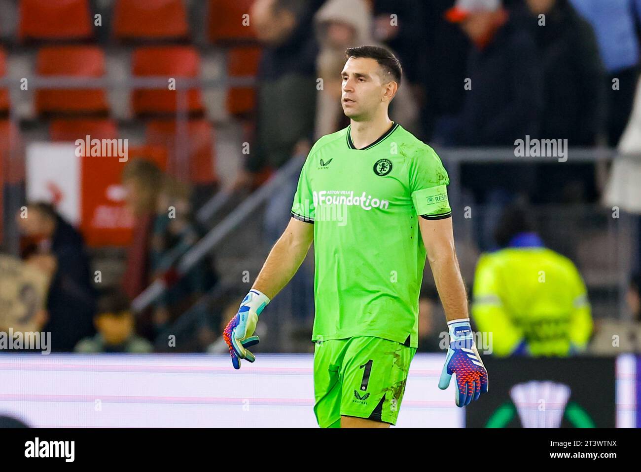 Alkmaar Netherlands October Goalkeeper Emiliano Martnez Aston