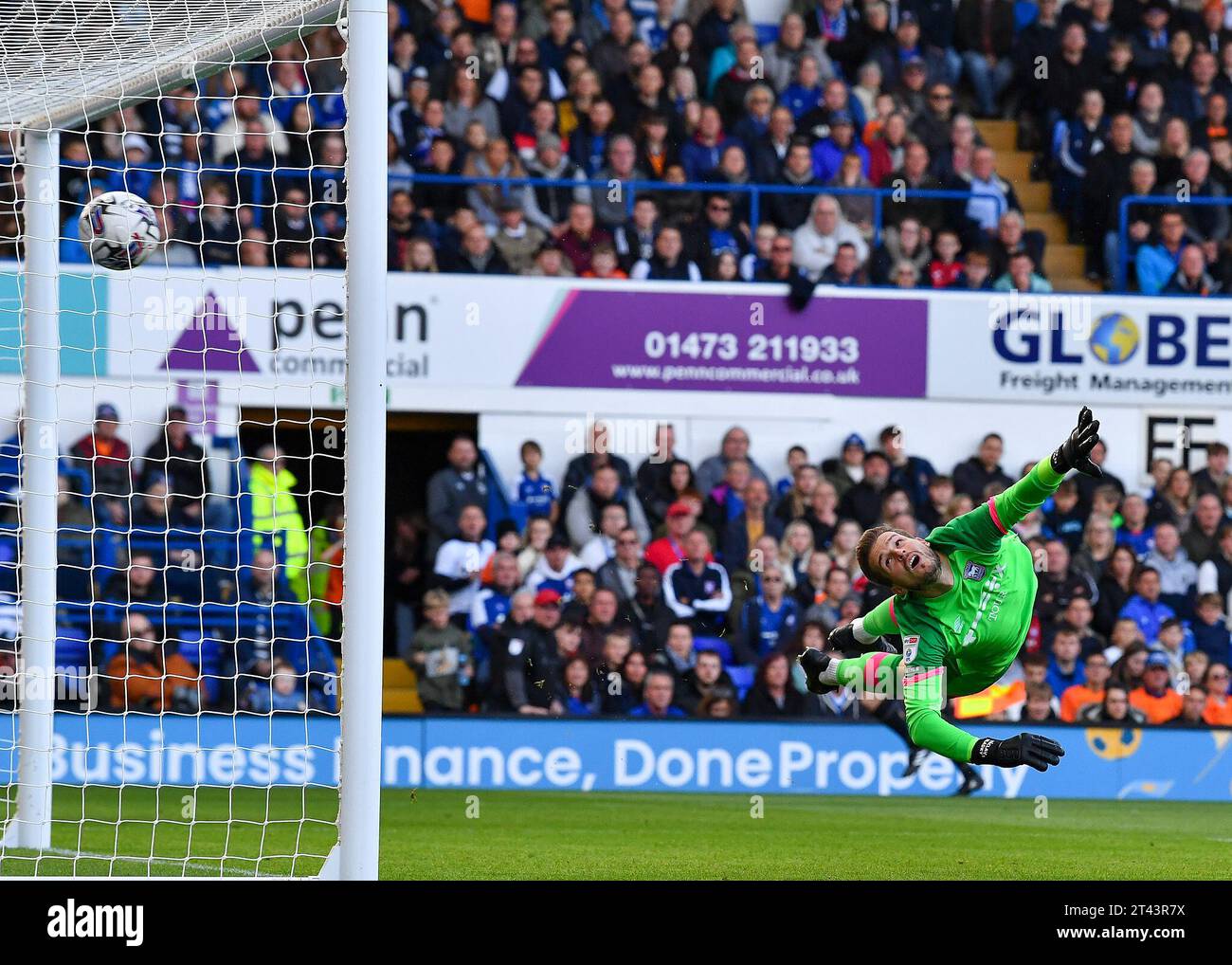 Morgan Whittaker 10 Of Plymouth Argyle Scores To Make It 0 1 During