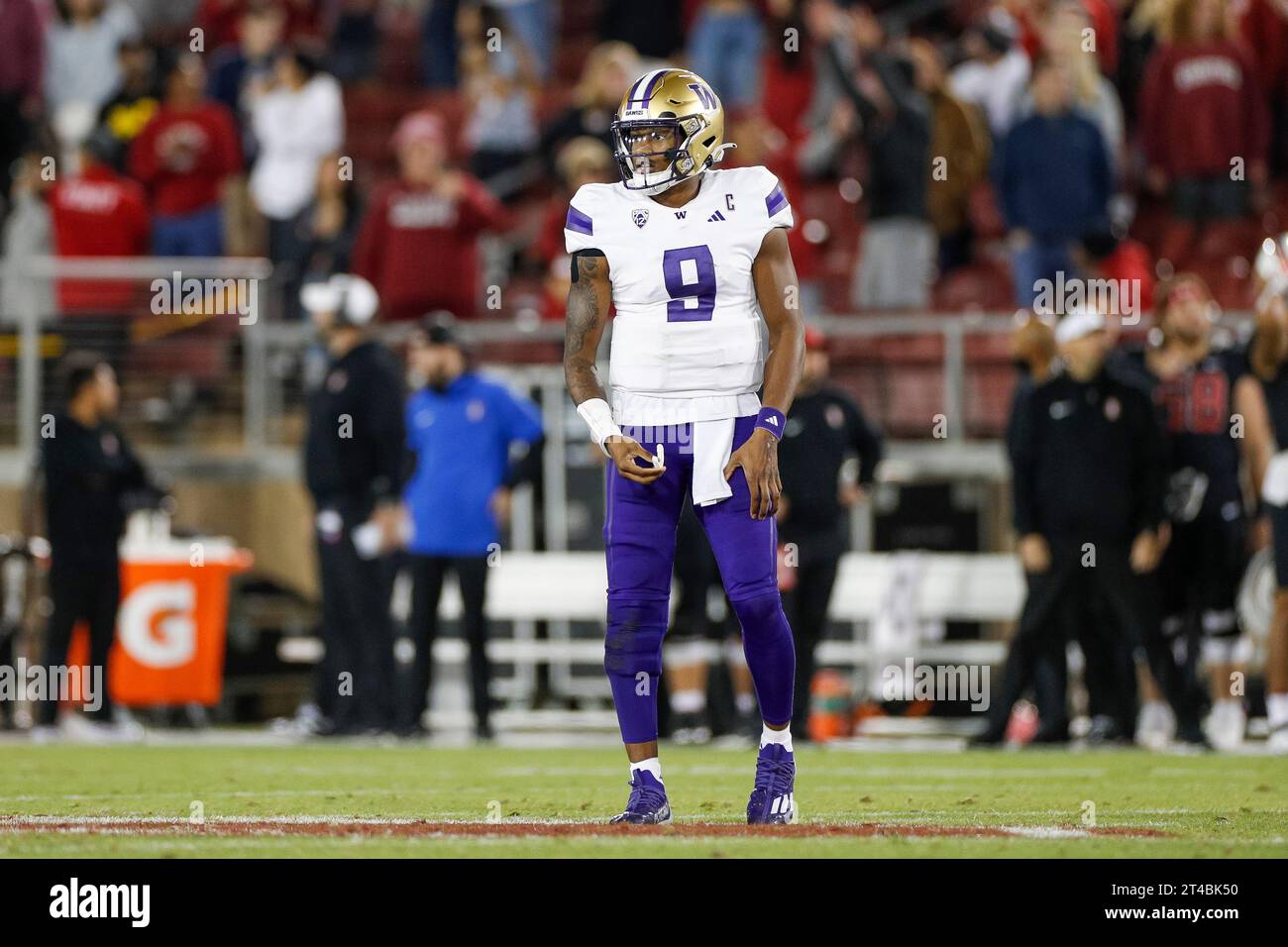 Washington Huskies Quarterback Michael Penix Jr 9 Looks To The