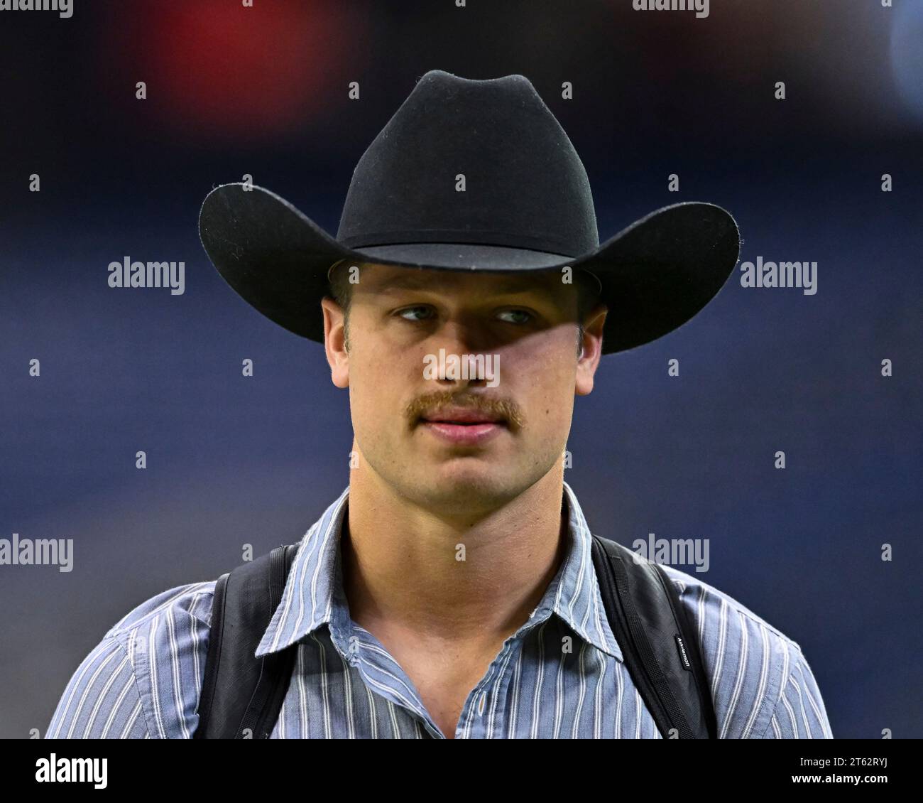 Tampa Bay Buccaneers Tight End Cade Otton Arriving To The Game Against