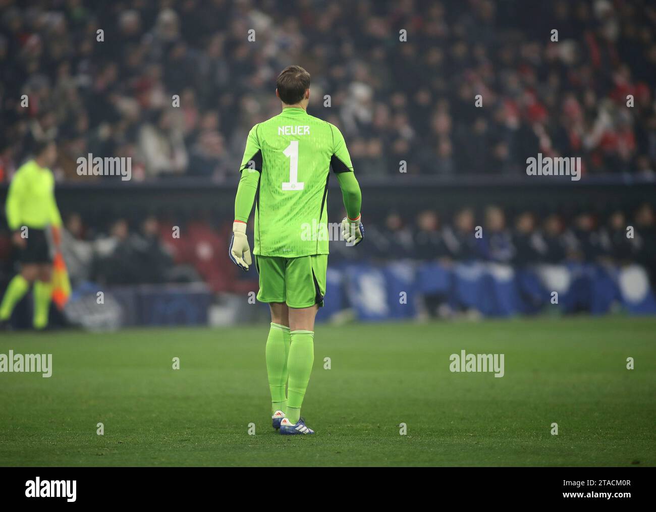 Manuel Neuer Fc Bayern Munchen Ruckansicht Hi Res Stock Photography And