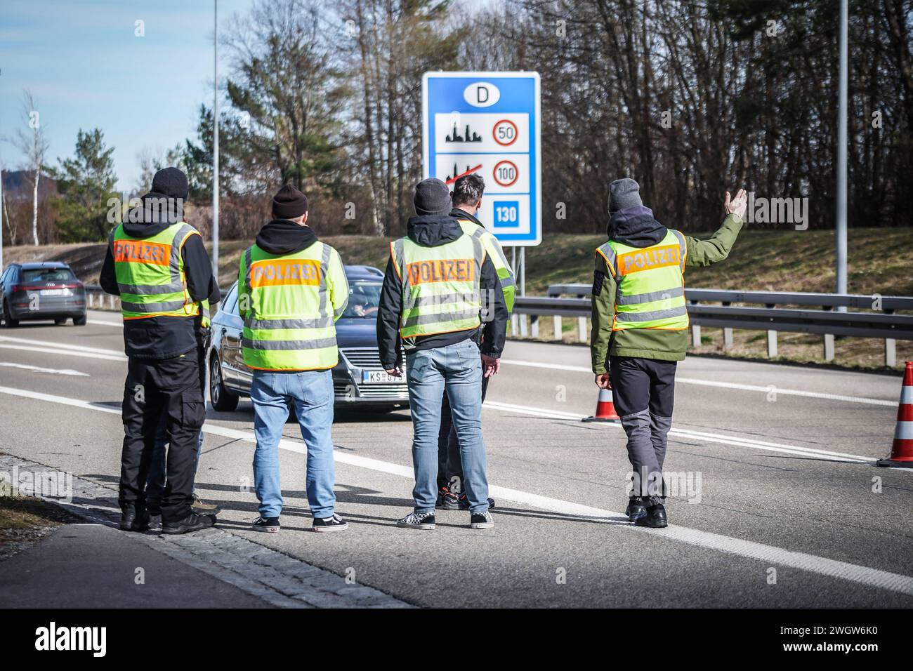 Polizei Grenzkontrolle Hi Res Stock Photography And Images Alamy