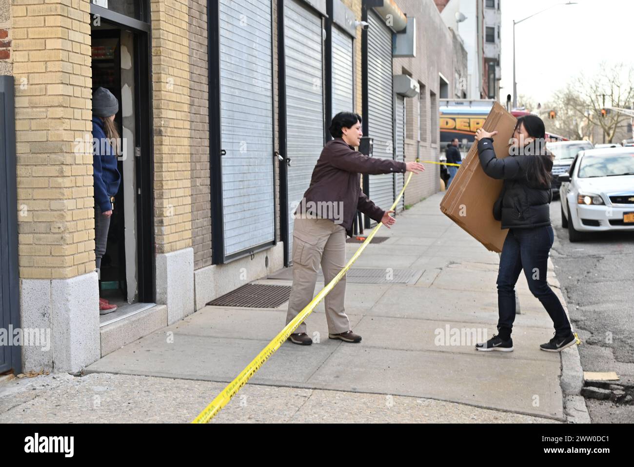 Fbi Agents From The Fbi New York Evidence Response Team Arrive At The