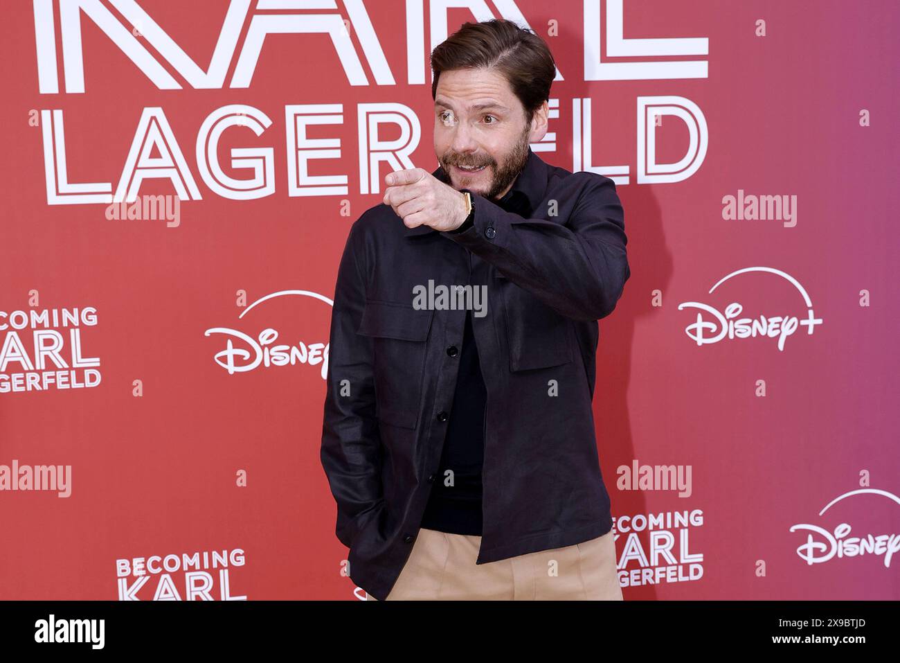 Daniel Bruehl Bei Der Becoming Karl Lagerfeld Disney Serien